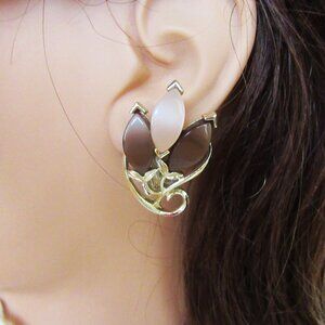 Vintage brown & cream thermoset clip on earrings in gold tone setting - MCM